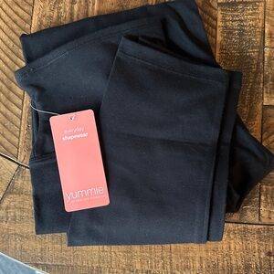 Yummie Black Shapewear Leggings